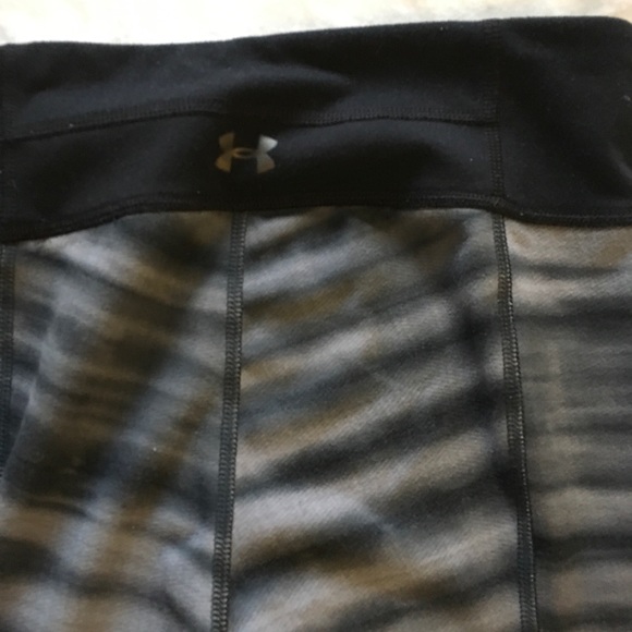 Under Armour Crops Sz XS - Picture 3 of 5
